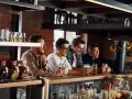 Quatre amis discutent et rient au bar, bières à la main. Le bruit de leur joie ne dérange personne, mais jusqu'à quelle heure un bar peut faire du bruit ?